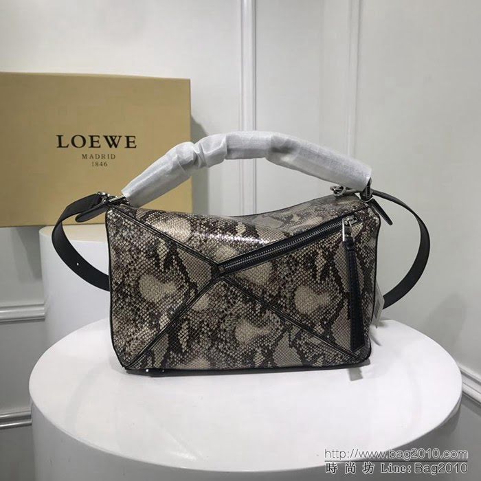 LOEWE羅意威 蛇紋 原單品質 火遍全世界熱銷款 puzzle bag 手提肩背包 6605  jdl1062
